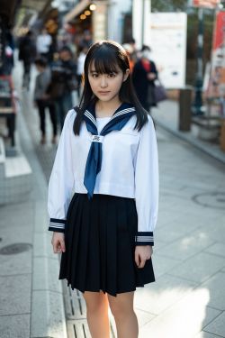 制服翘臀警花被巨大进入